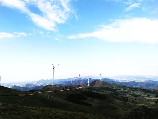 徐工XCA1600全地面起重機在山西風電建設現(xiàn)場吊裝