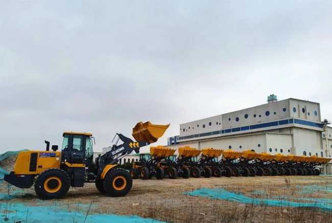 徐工20臺5噸級裝載機(jī)批量交付東部沿海某城市環(huán)衛(wèi)系統(tǒng)