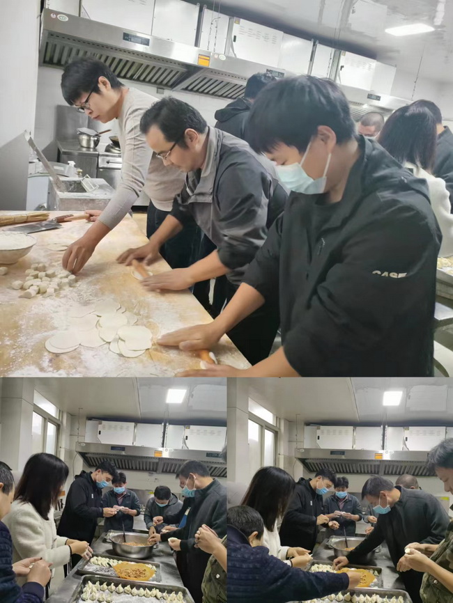 路友家人包餃子